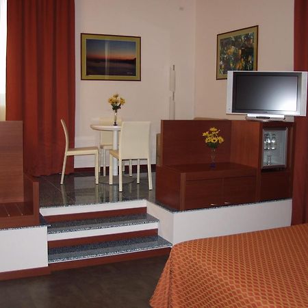 Hotel Mareschi Palace Novara Esterno foto