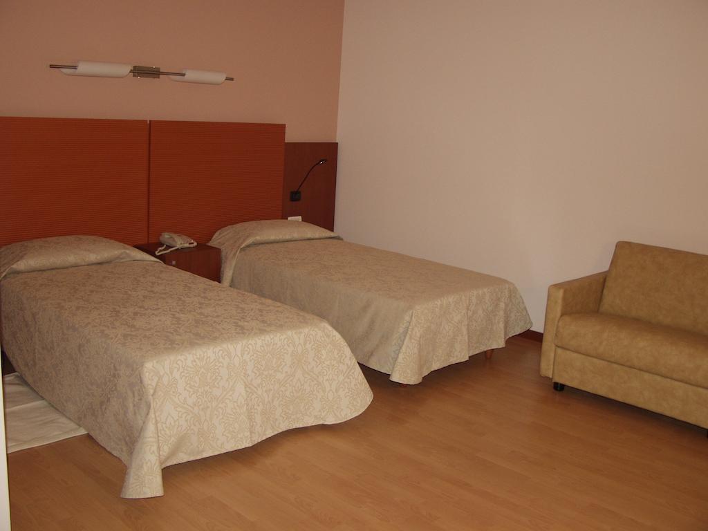 Hotel Mareschi Palace Novara Esterno foto