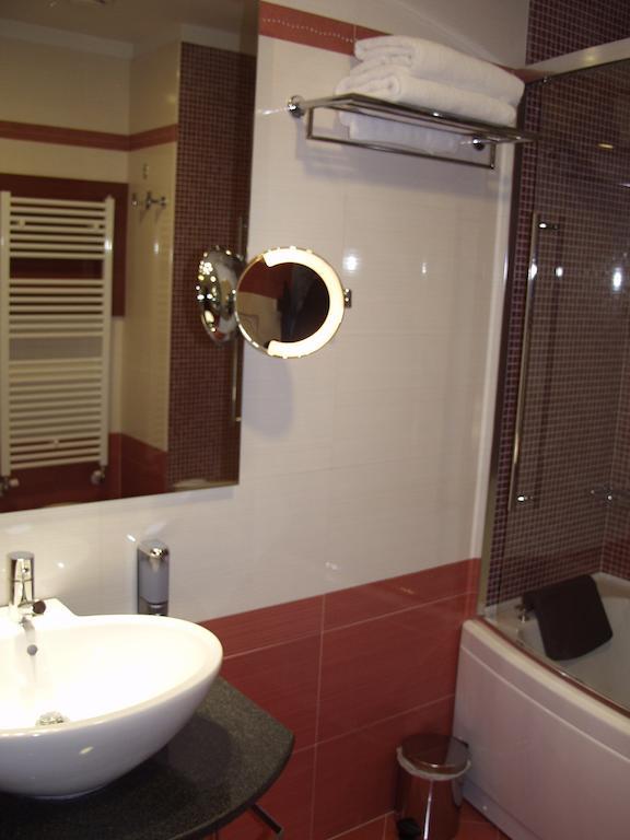 Hotel Mareschi Palace Novara Esterno foto